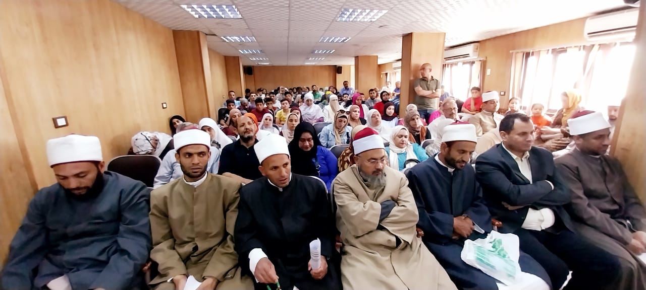 حضور كبير بالندوة حضور كبير بالندوة