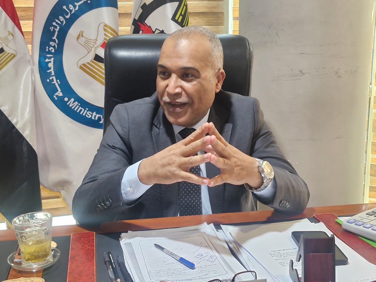 حوار نقيب البترول (1)