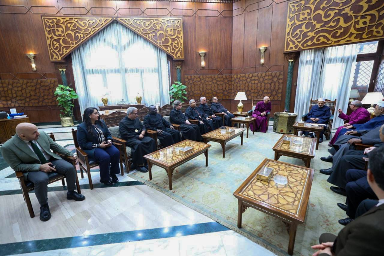 جانب من الزيارة للتهنئة بالعيد جانب من الزيارة للتهنئة بالعيد