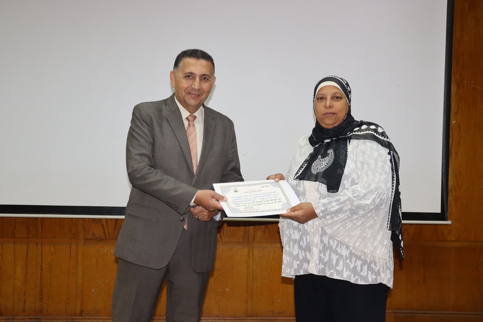 تكريم المتميزين تكريم المتميزين