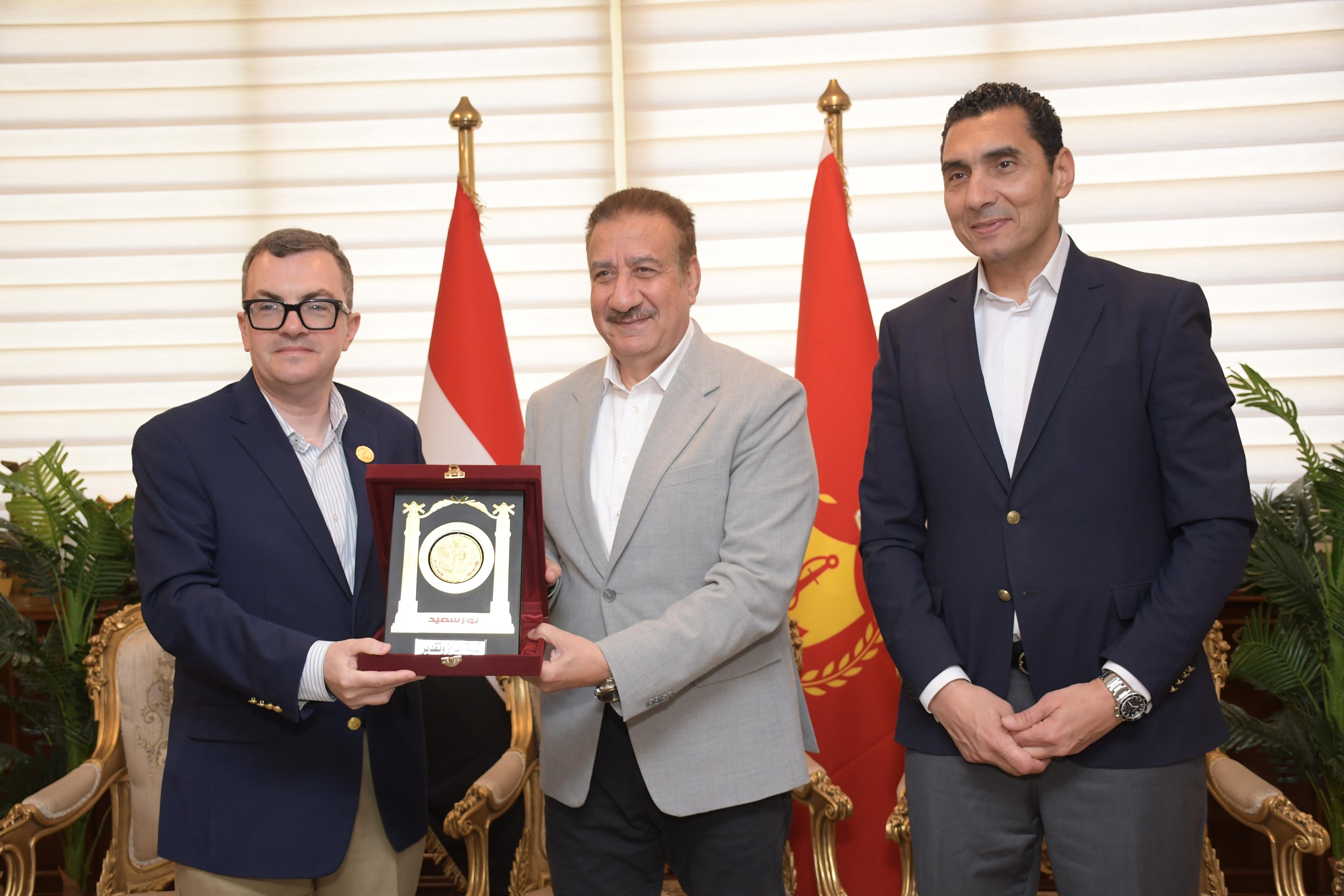 المحافظ يستقبل وزيرا التخطيط والشباب والرياضة
