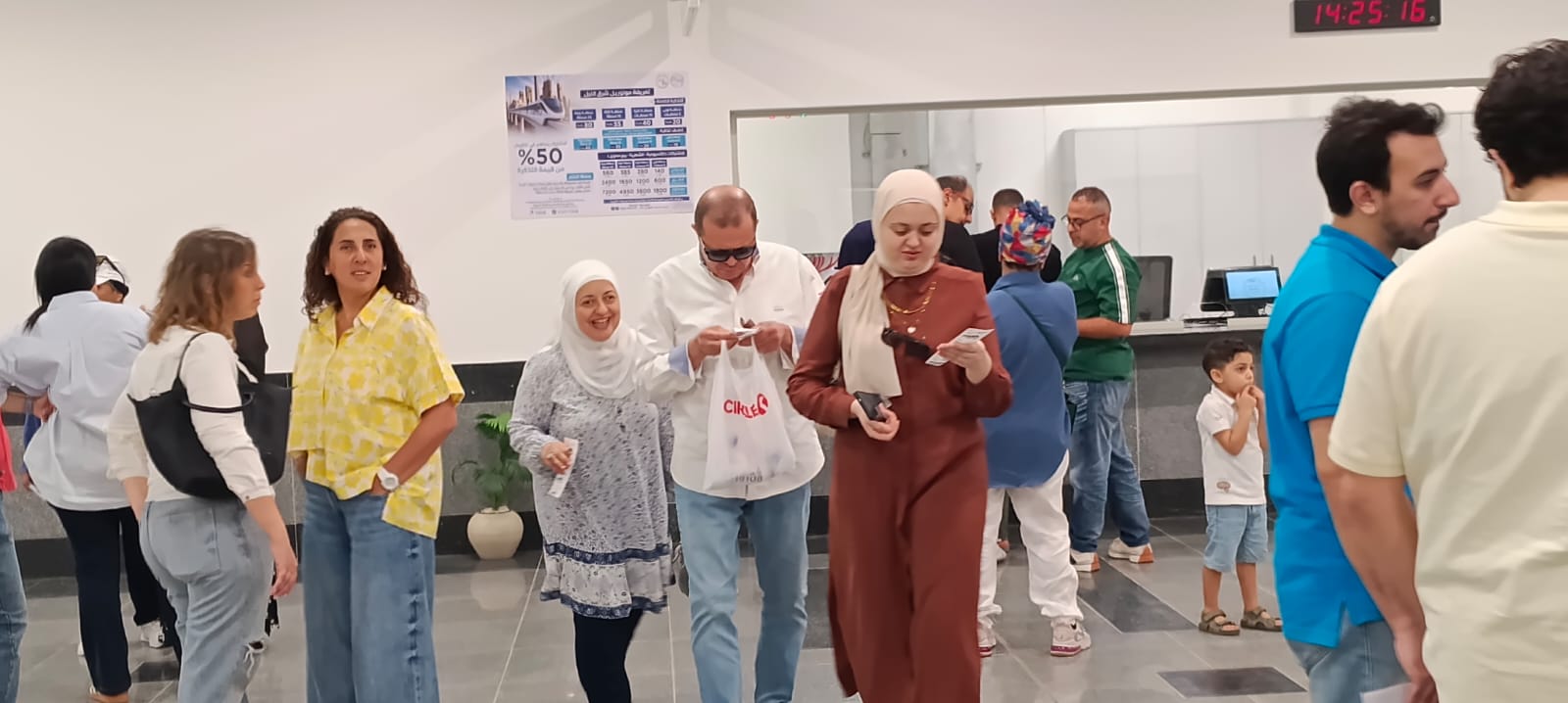 الركاب بمحطات المونوريل (5)