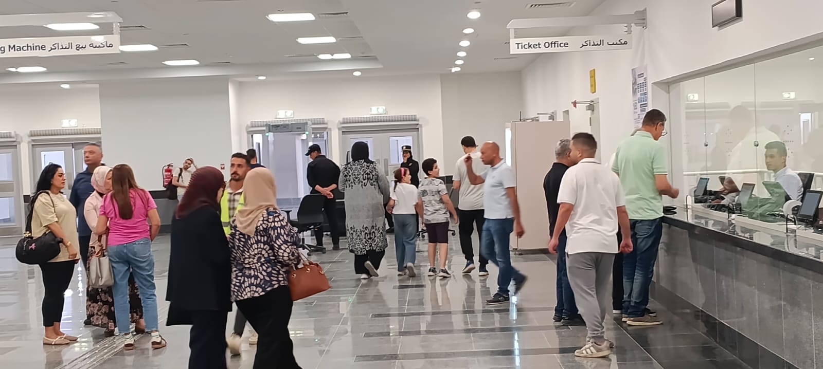 الركاب بمحطات المونوريل (3)