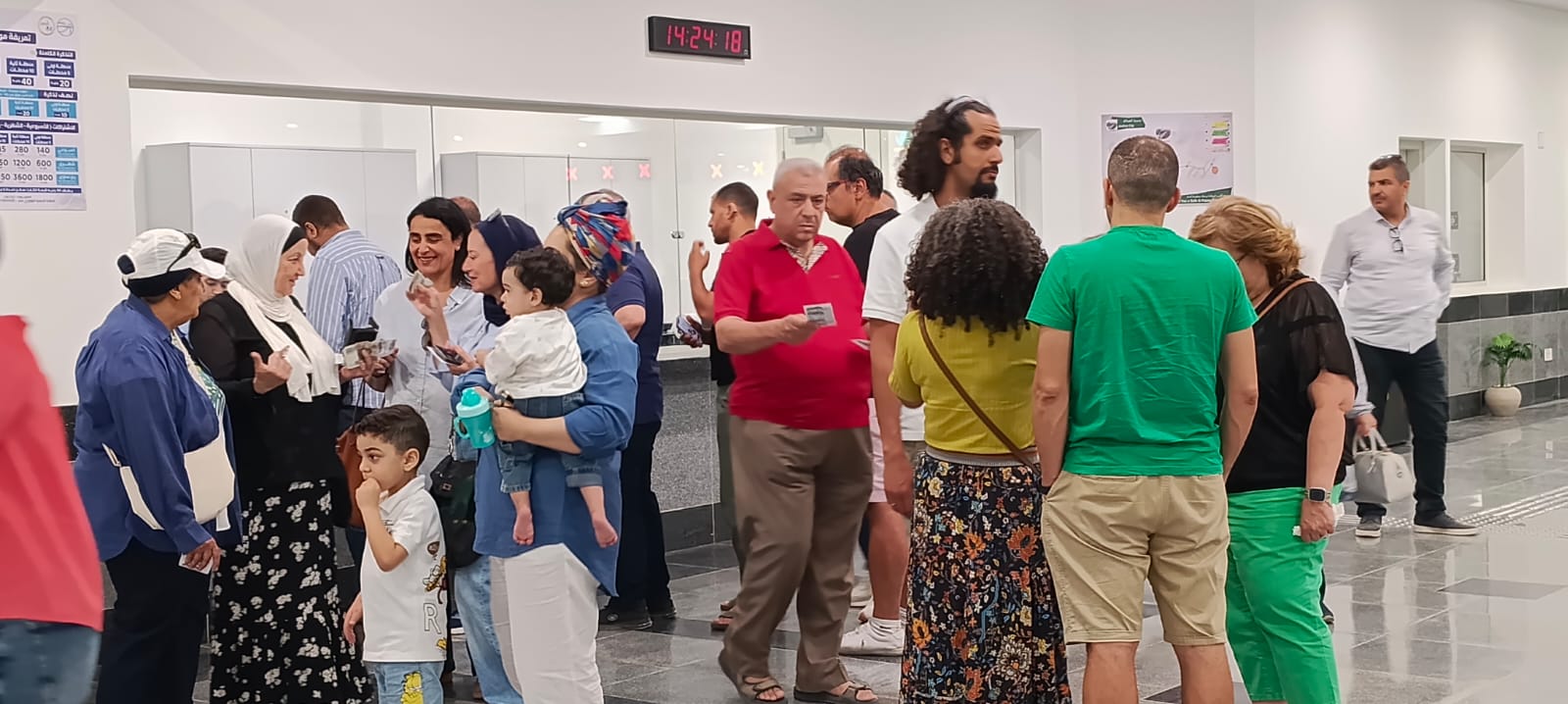 الركاب بمحطات المونوريل (1)