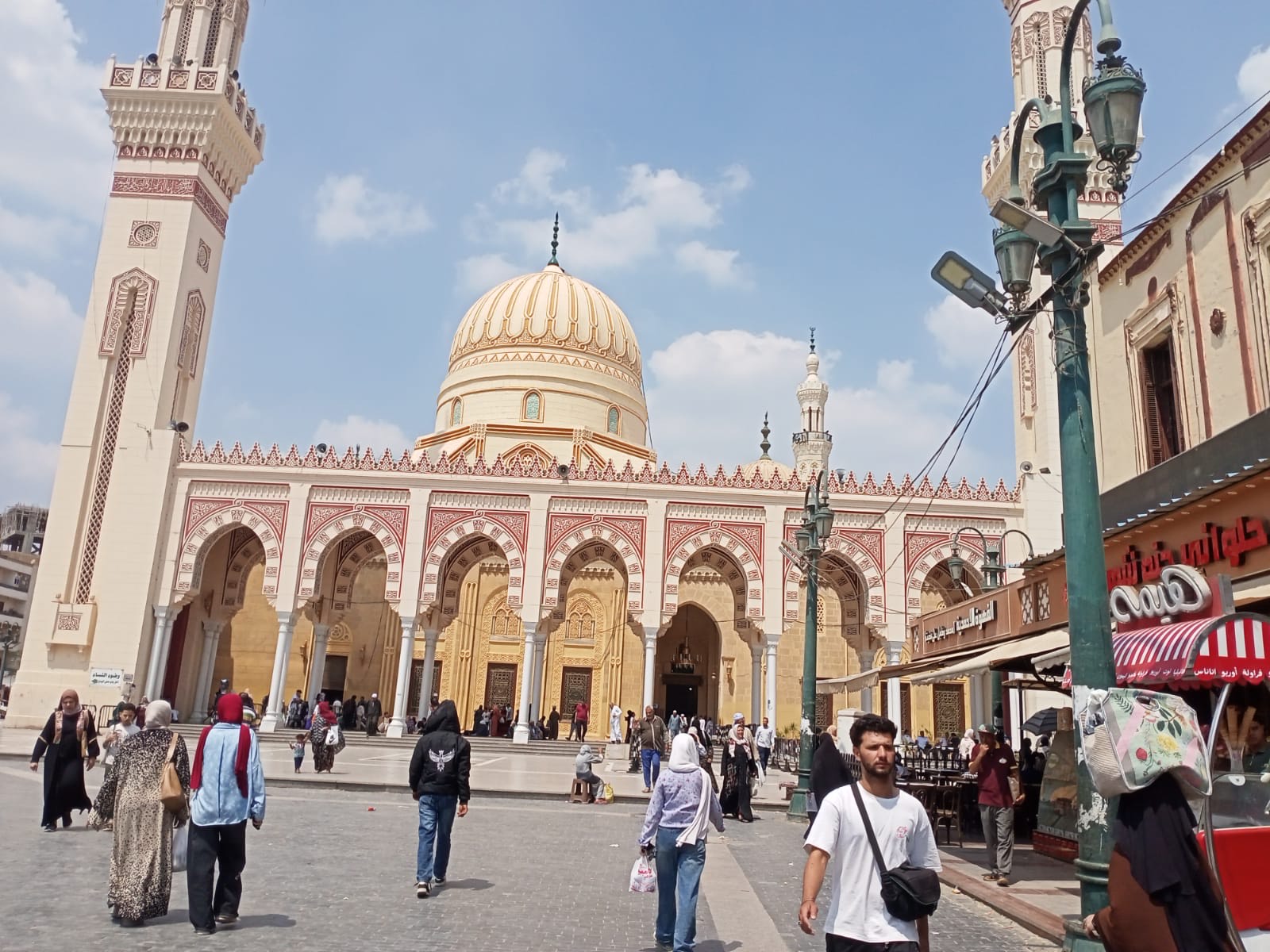 ساحة المسجد الاحمدي بطنطا تستعد لاستقبال آلاف المصلين في صلاة عيد الاضحي ساحة المسجد الاحمدي بطنطا تستعد لاستقبال آلاف المصلين في صلاة عيد الاضحي