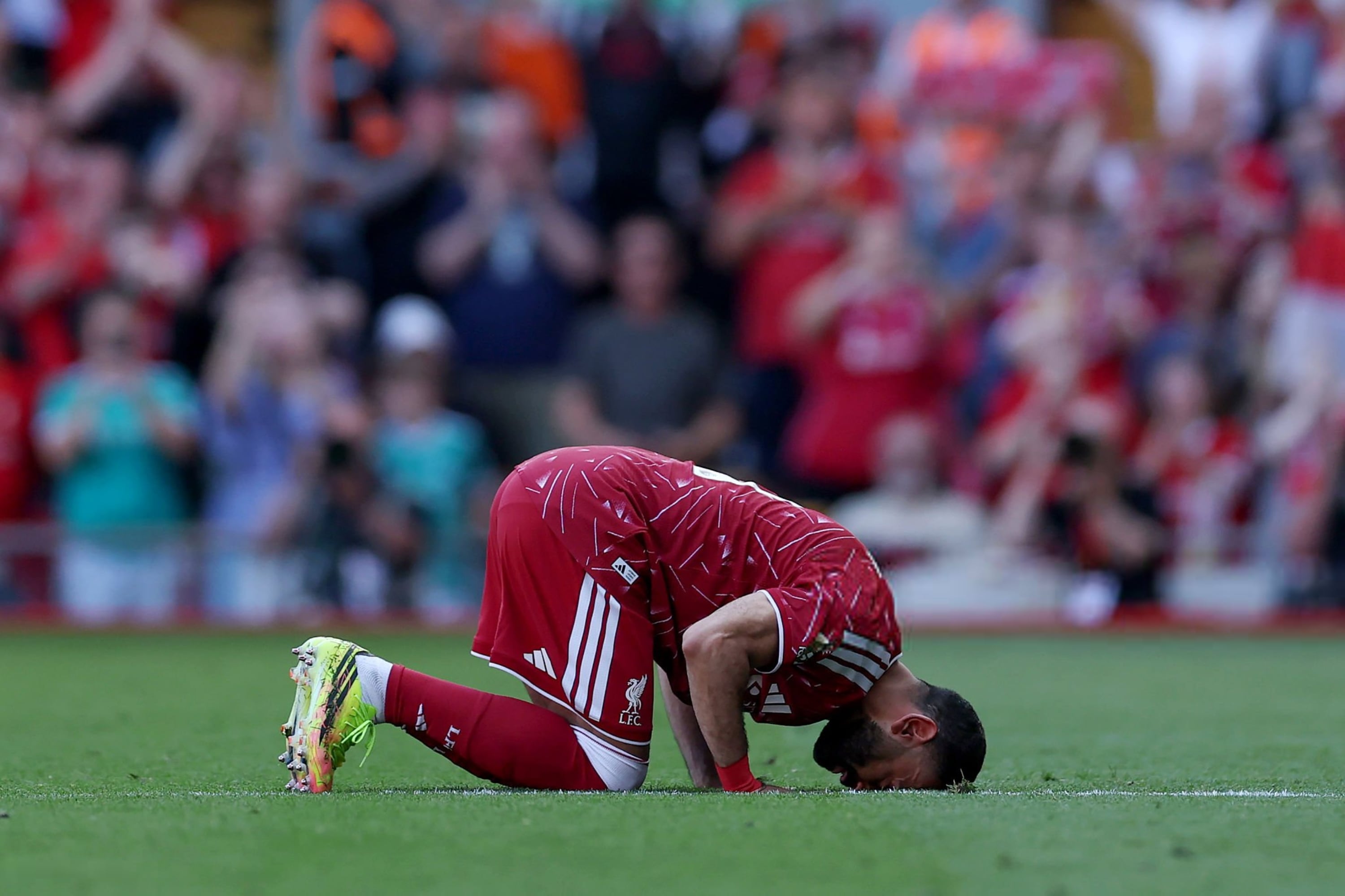 سجدة محمد صلاح سجدة محمد صلاح