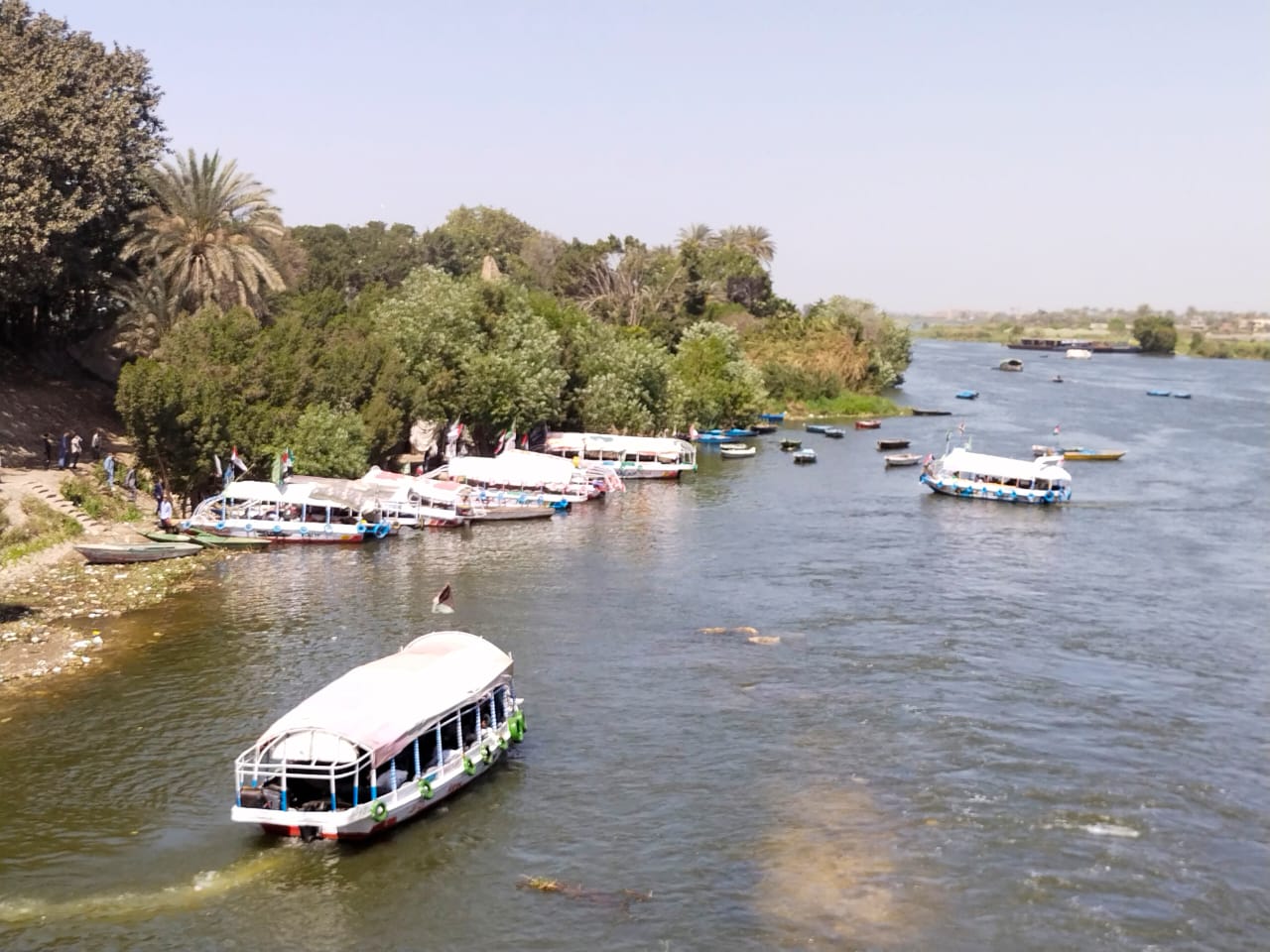 المراكب النيلية بمنطقة الشلال المراكب النيلية بمنطقة الشلال