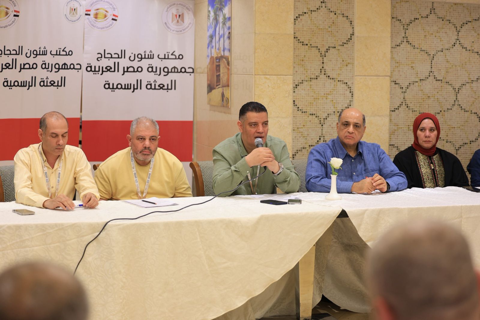 خلال لقاء رئيس بعثة حج الجمعيات الأهلية بالمشرفين