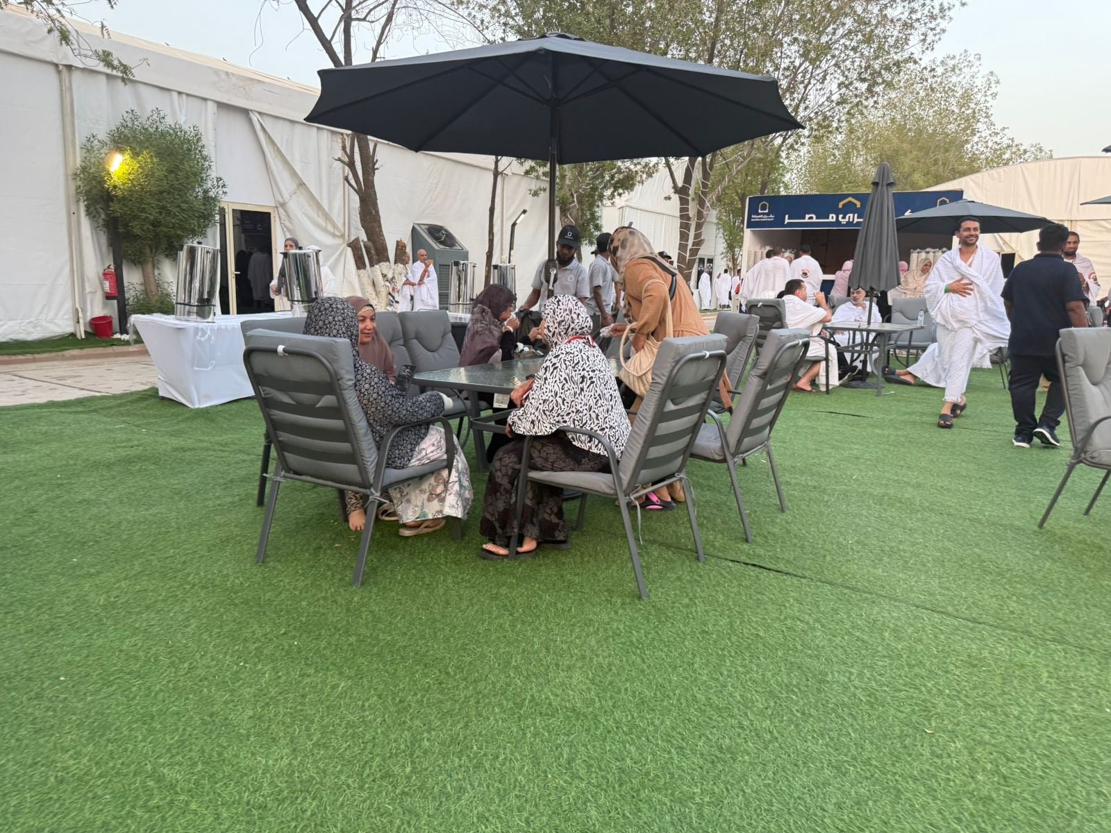تصعيد عيد حجاج الجمعيات الأهلية إلى عرفات