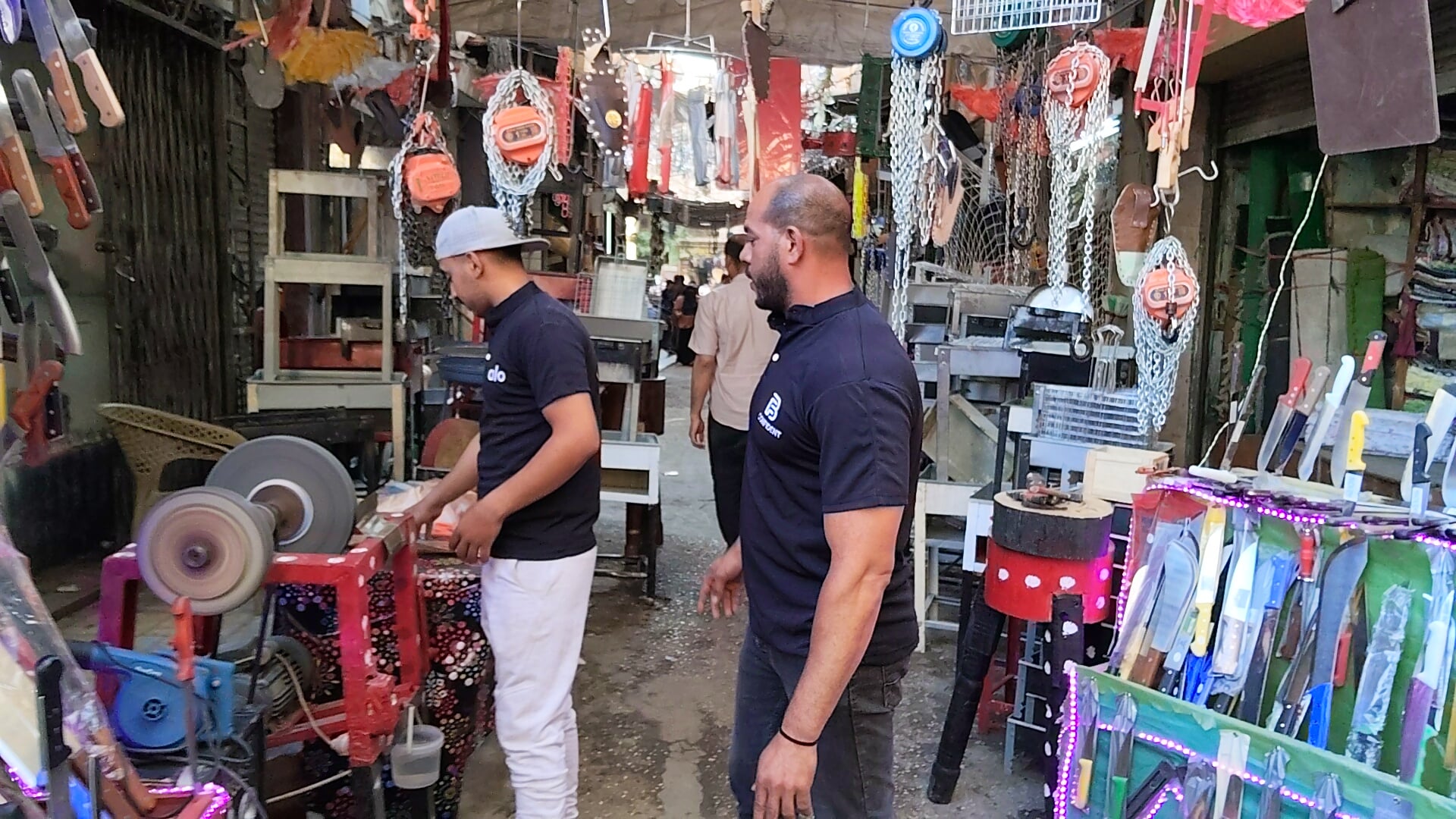 انتعاش محلات سن السكاكين بالبحيرة