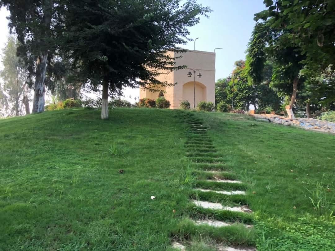 داخل حدائق القناطر الخيرية داخل حدائق القناطر الخيرية