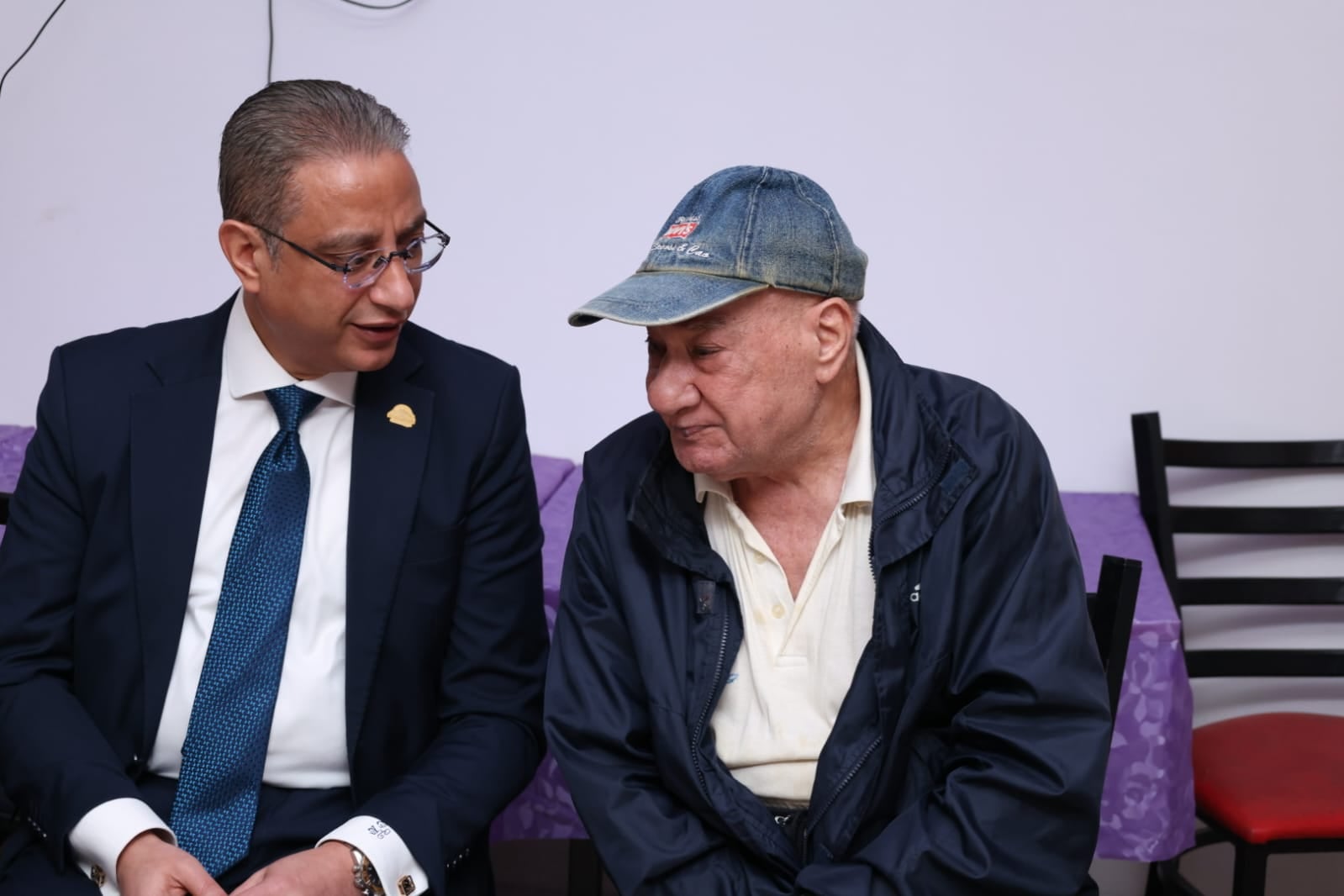 محافظ الجيزة يشارك كبار السن احتفالات العيد محافظ الجيزة يشارك كبار السن احتفالات العيد