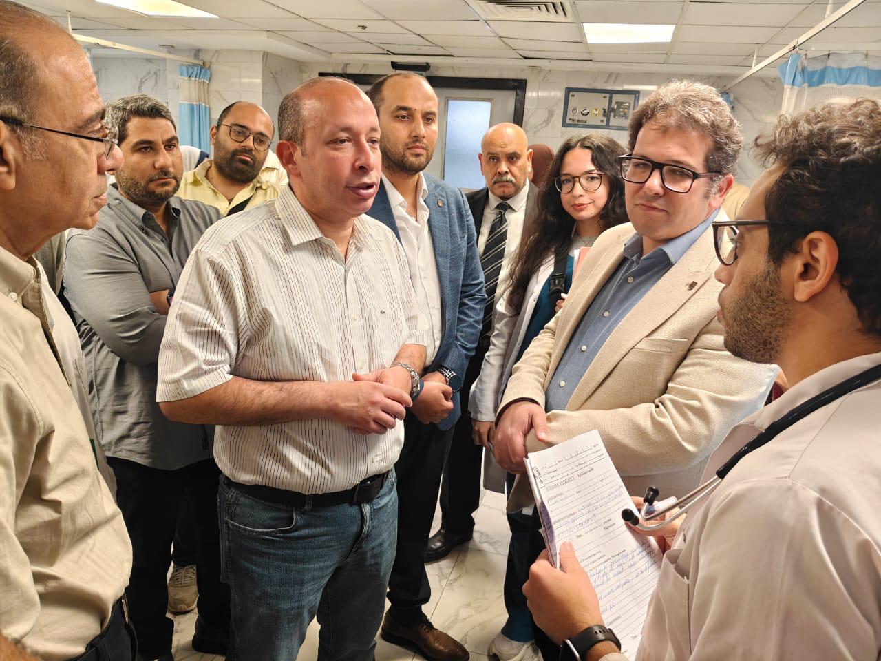 عميد طب قصر العيني خلال الجولة عميد طب قصر العيني خلال الجولة