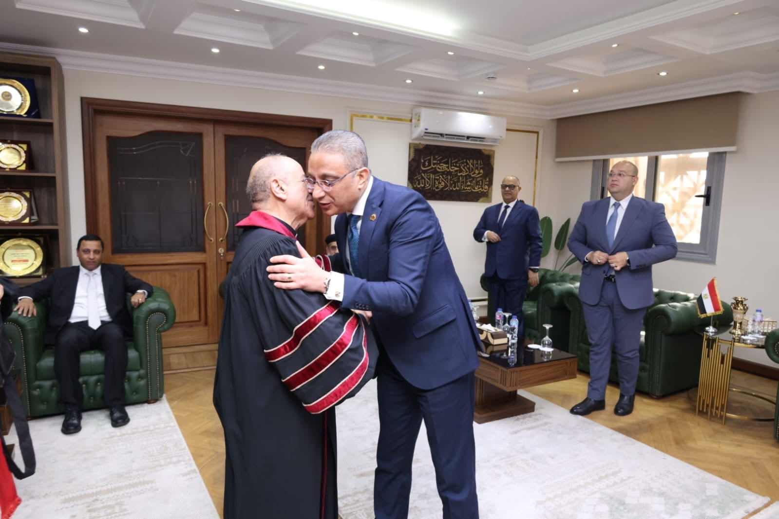 وفود الكنائس تهنئ محافظ الجيزة بعيد الأضحى وفود الكنائس تهنئ محافظ الجيزة بعيد الأضحى