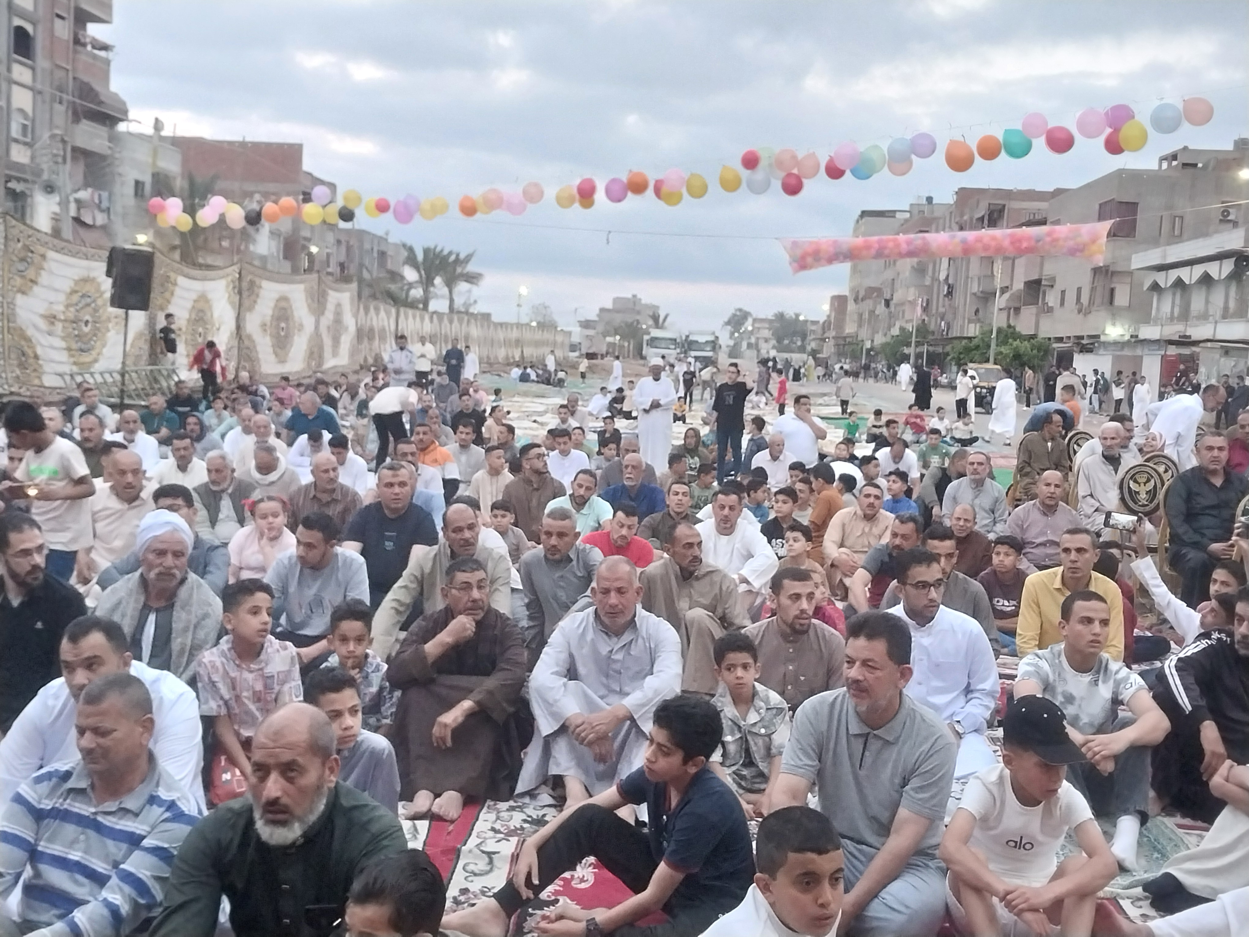بلالين في ساحات الصلاة في دمياط 1