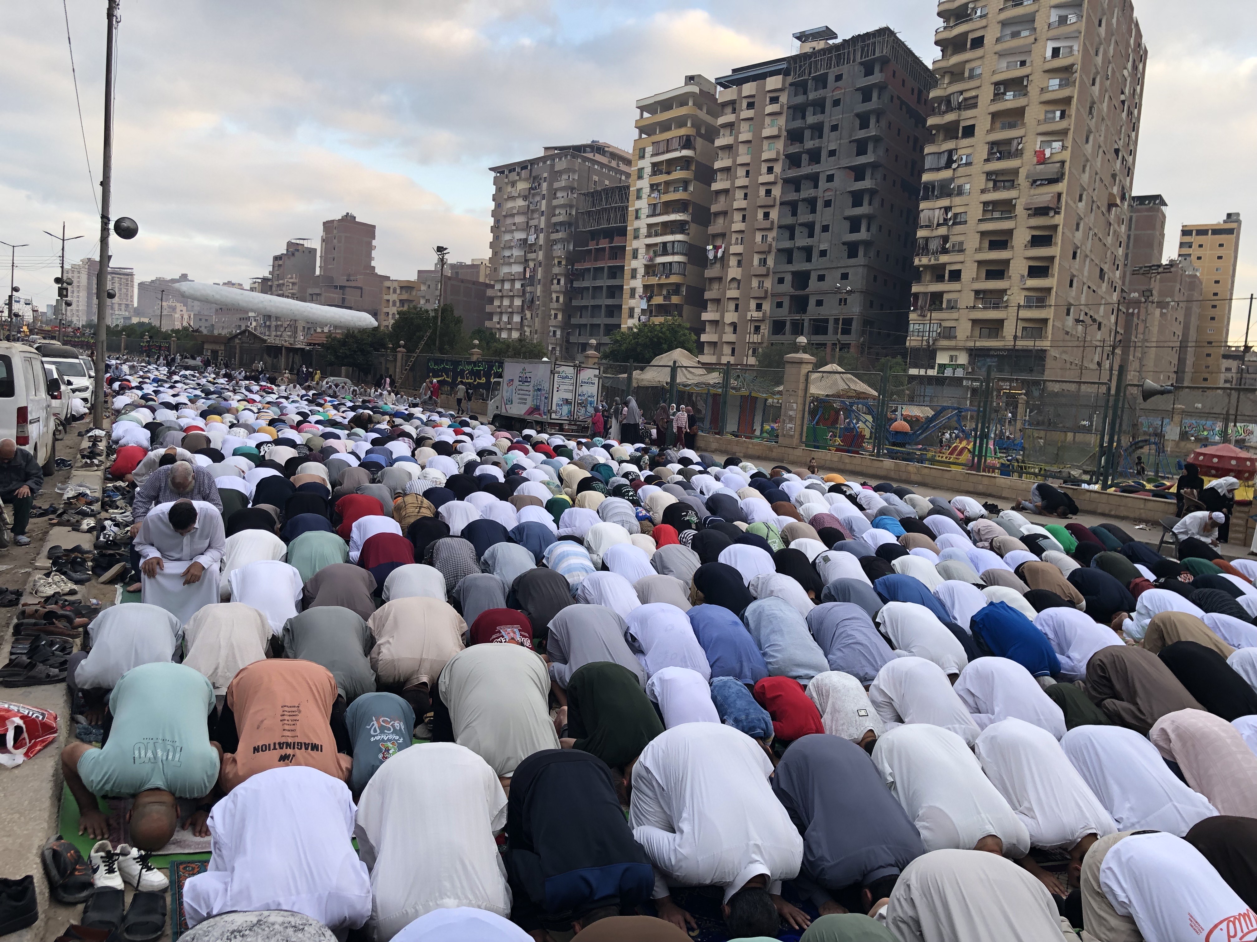 الآلاف يؤدون صلاة عيد الاضحي المبارك في المساجد الكبرى و465 ساحة بالغربية