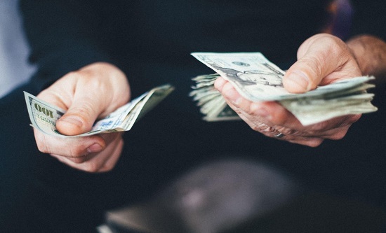 إنفاق النقود