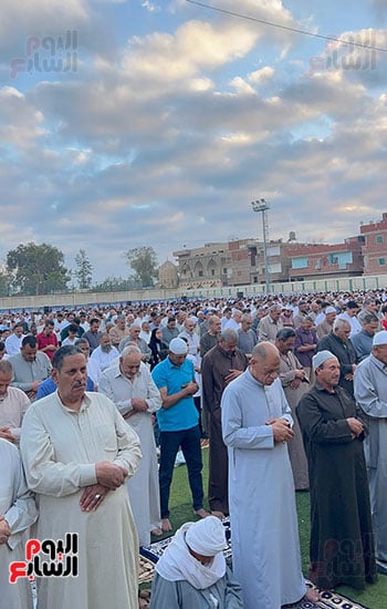 الساحات-تمتلئ-بالمصليين الساحات-تمتلئ-بالمصليين