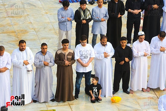 الصلاه داخل مسجد عمرو بت العاص