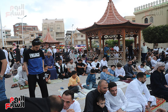 تزاحم-في-اكبر-مساجد-العريش