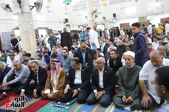 حضور-كبار-المسئولين