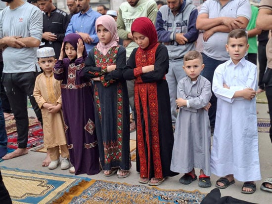 أطفال غزة خلال صلاة العيد