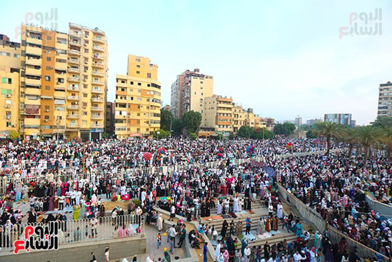 صلاه العيد خارج مسجد عمرو بن العاص