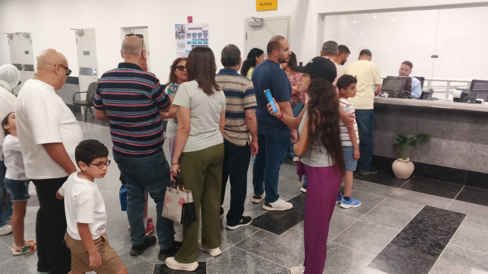 إقبال جماهيري كبير على "مونوريل شرق النيل" إقبال جماهيري كبير على "مونوريل شرق النيل"