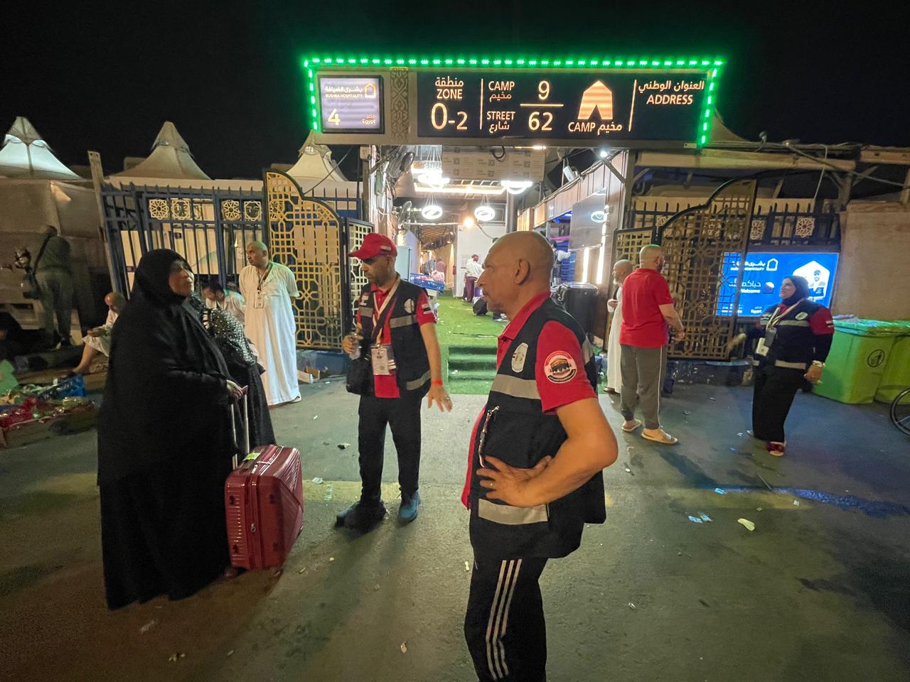 حجاج الجمعيات الأهلية يواصلون رمي الجمرات 
