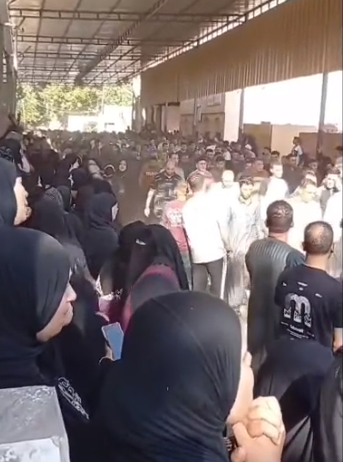 خلال الجنازة خلال الجنازة