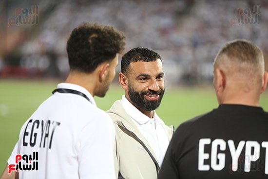 صلاح يدعم المنتخب (6)