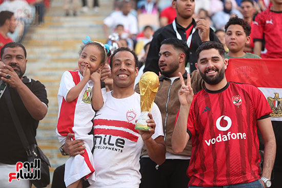 جماهير الأهلى والزمالك ايد واحدة فى تشجيع المنتخب المصرى