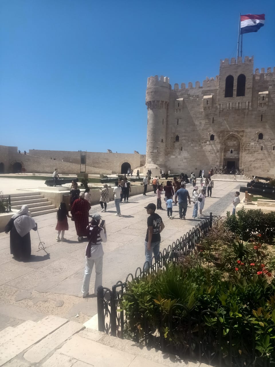 الاقبال على القلعه الاقبال على القلعه