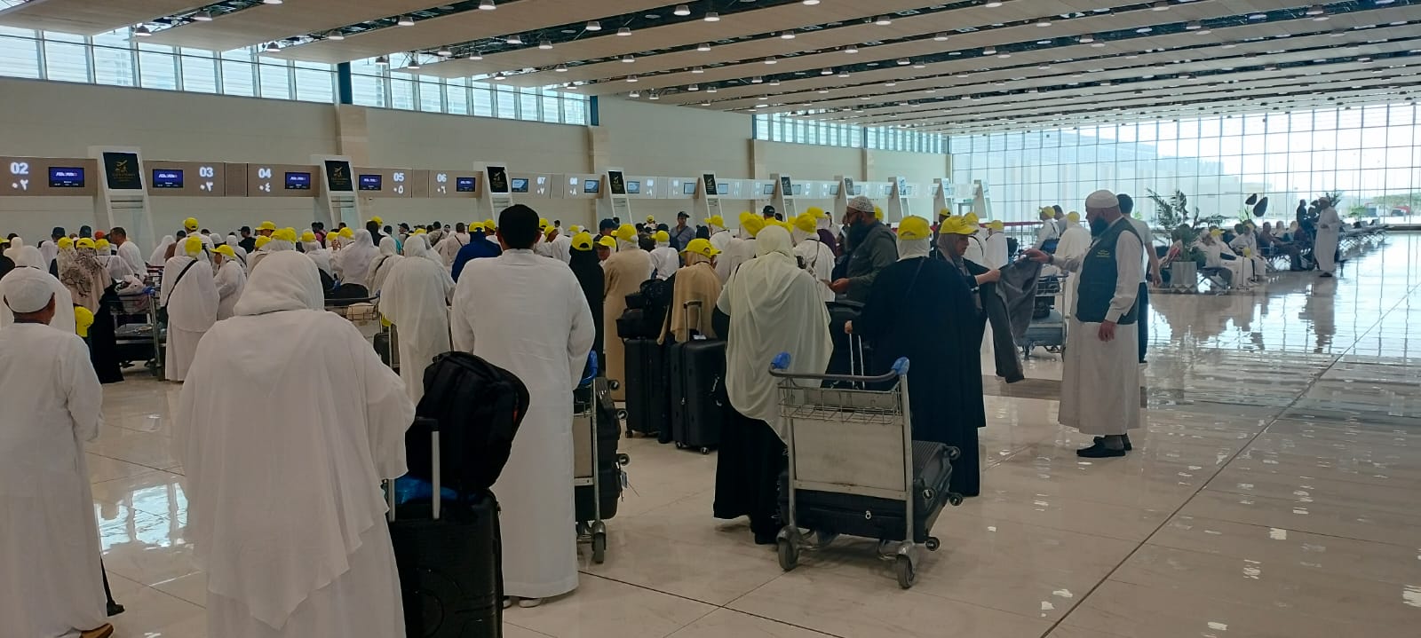 بدء عودة 8 رحلات من الحج السياحي بدء عودة 8 رحلات من الحج السياحي