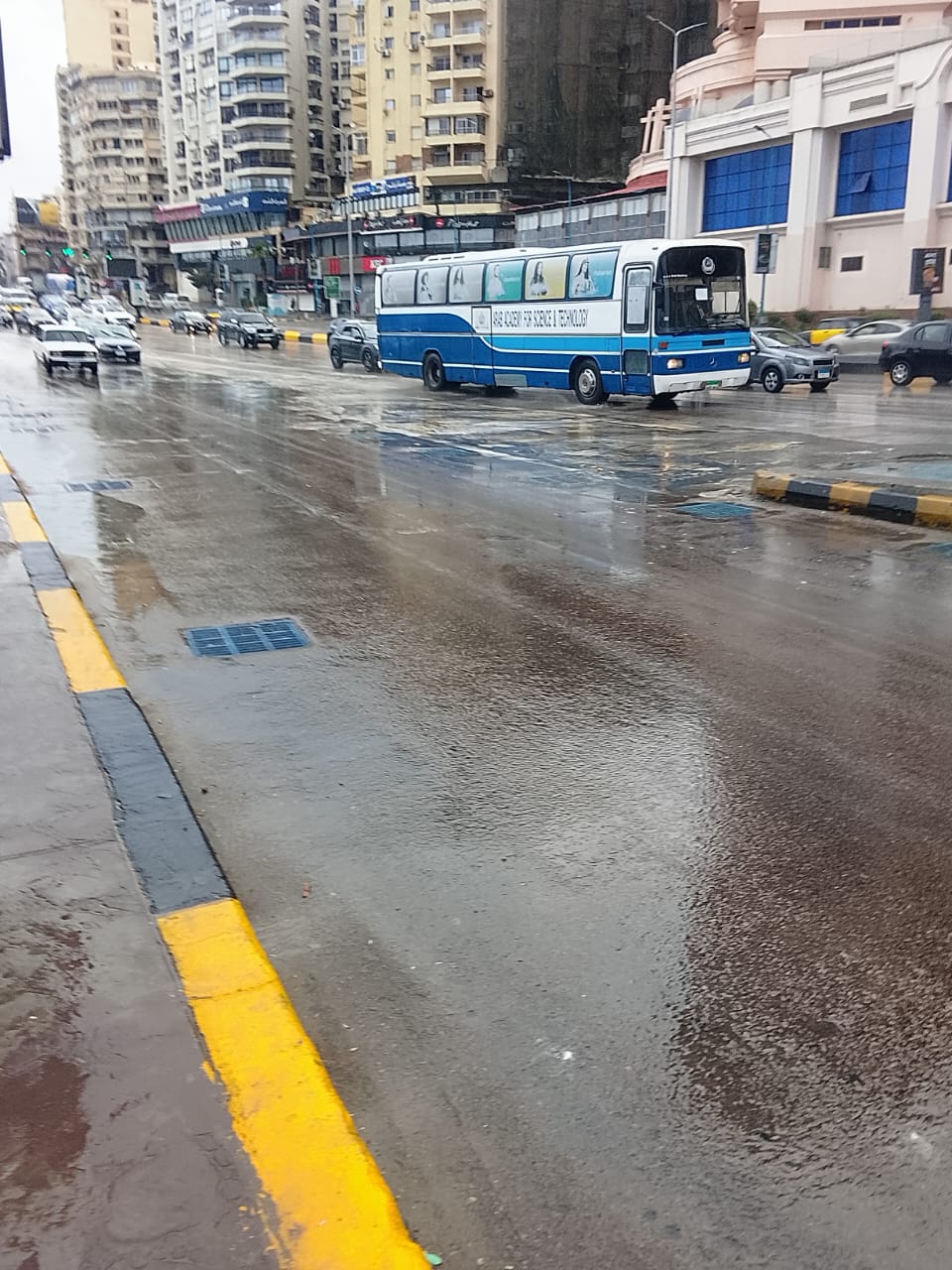 تصريف المياه على الكورنيش3