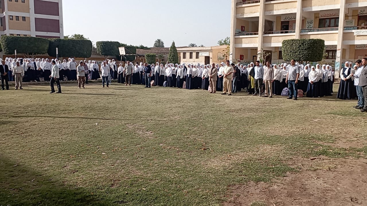 وكيل وزارة  التعليم يحضر طابور الصباح