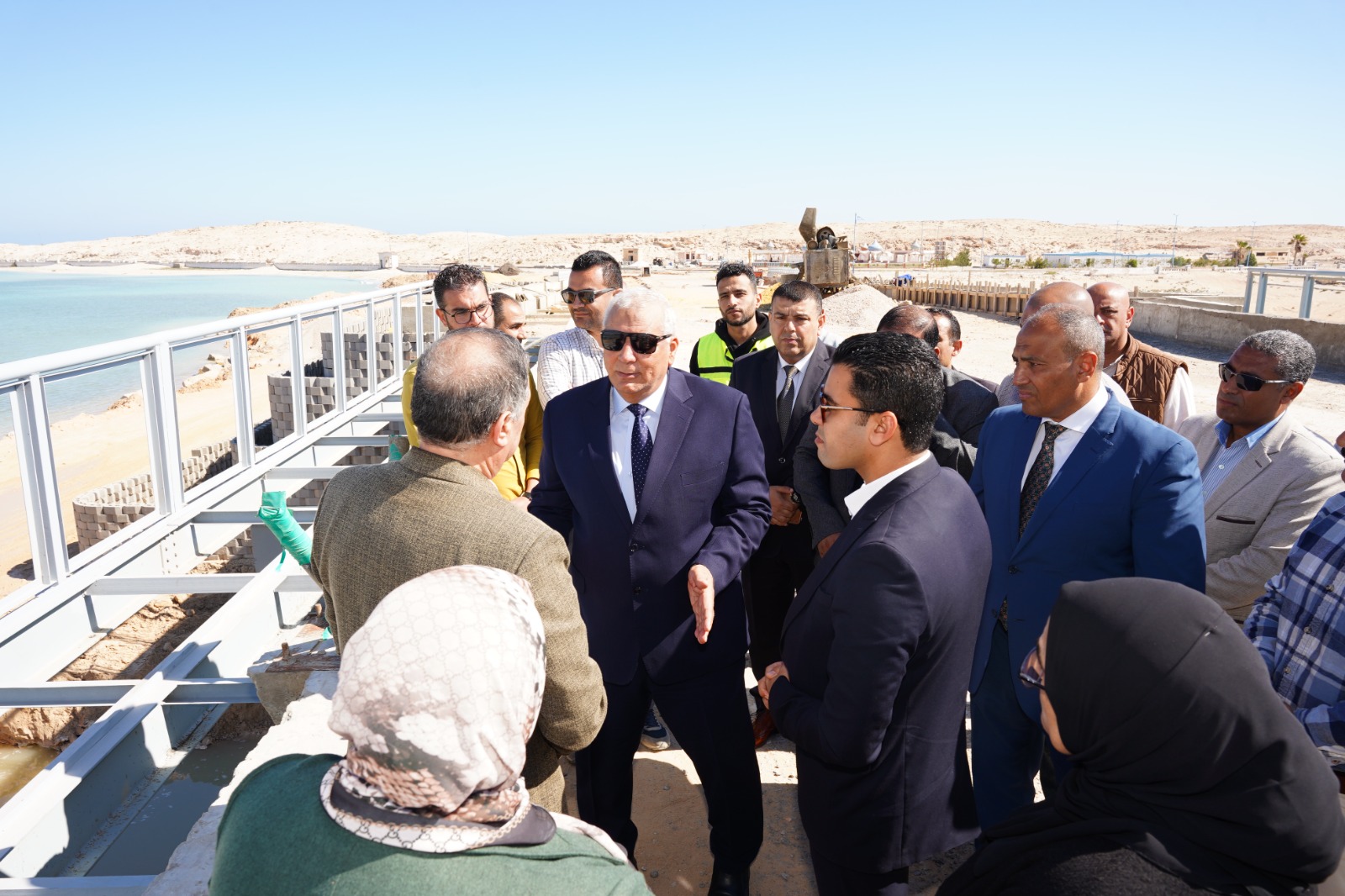 محافظ وقيادات مطروح يتابعون اعمال التطوير ميدانيا