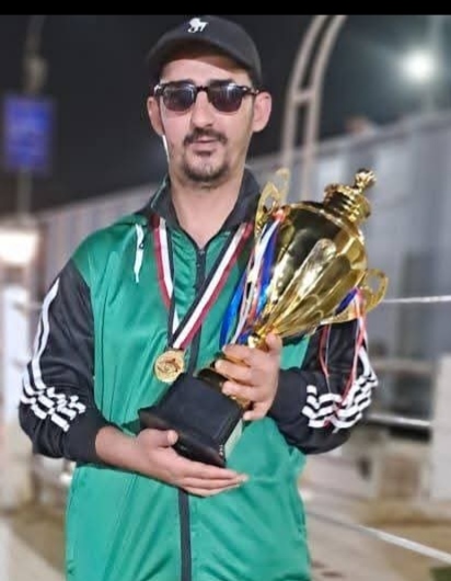 المدرب 