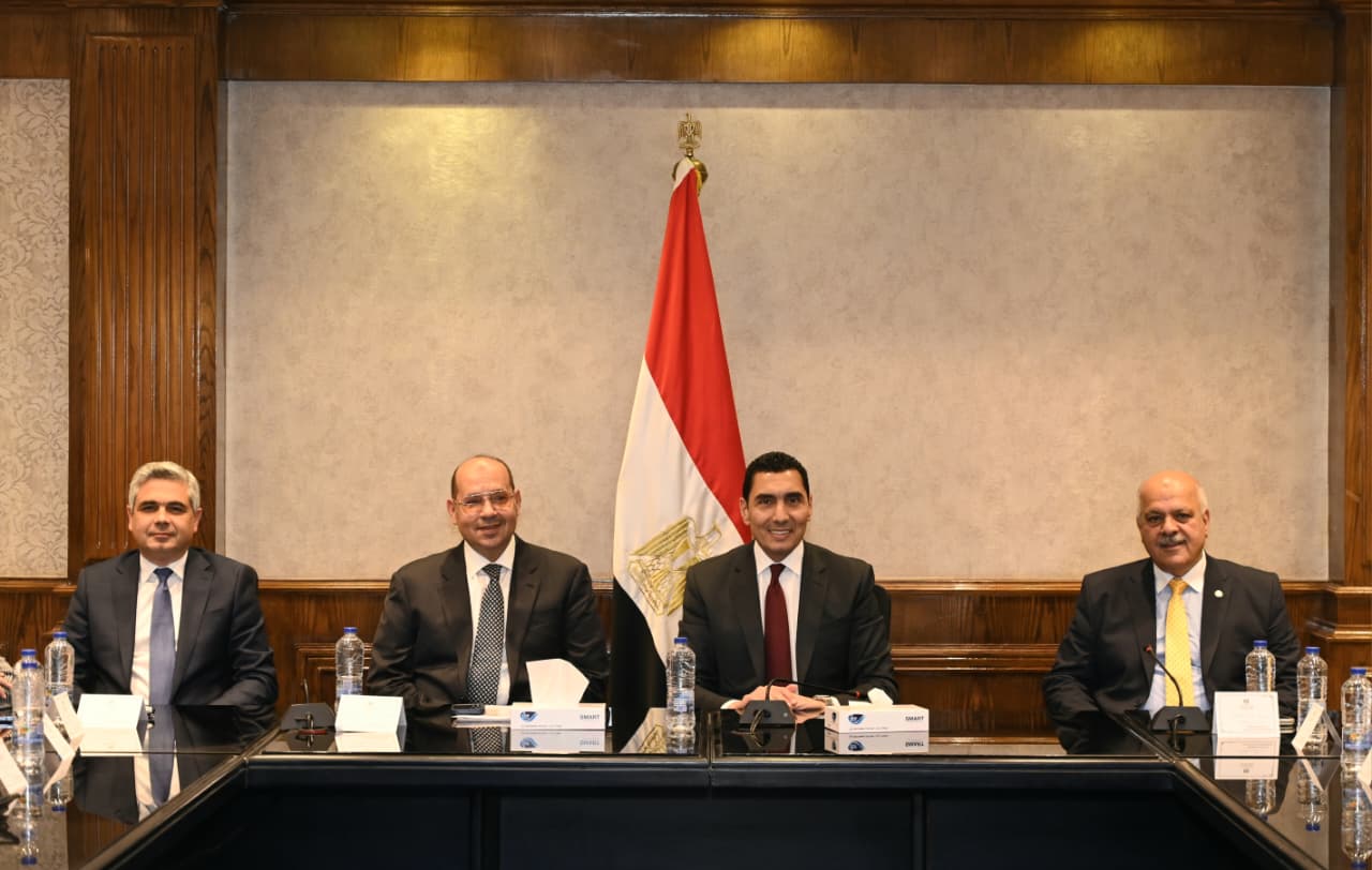 وزير الرياضة مع رئيس اللجنة الأوليمبية