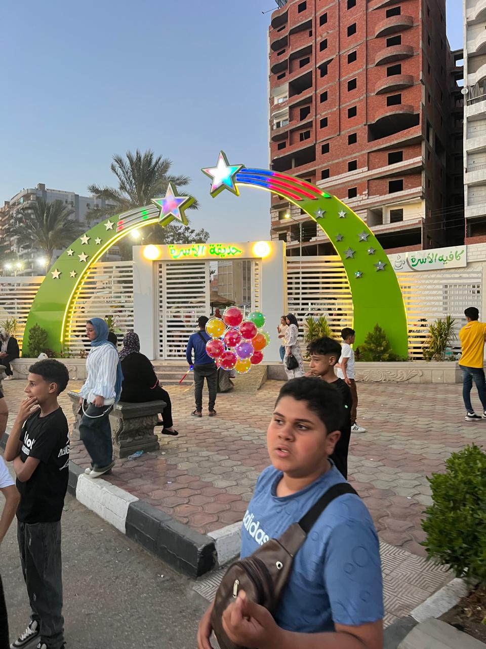 توافد علي الحدائق العامة