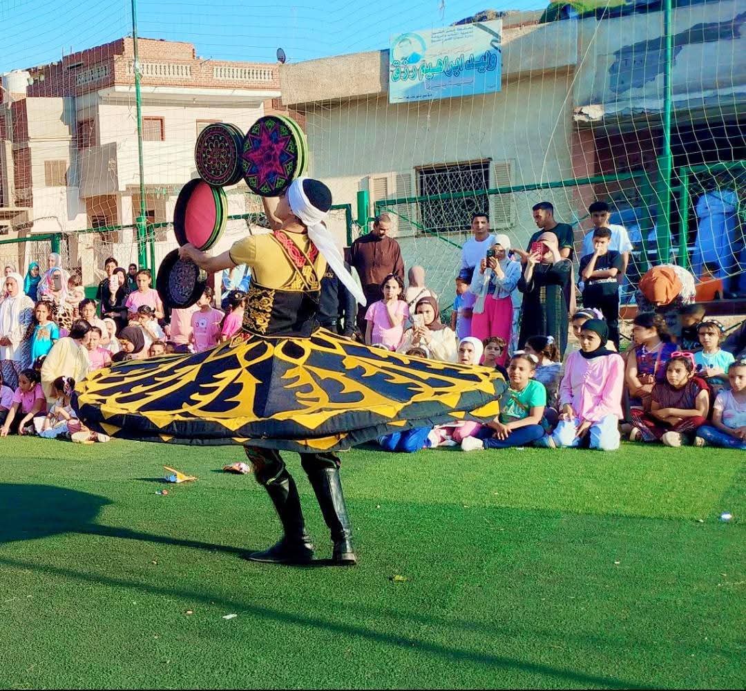 فرحة الأطفال باللعب