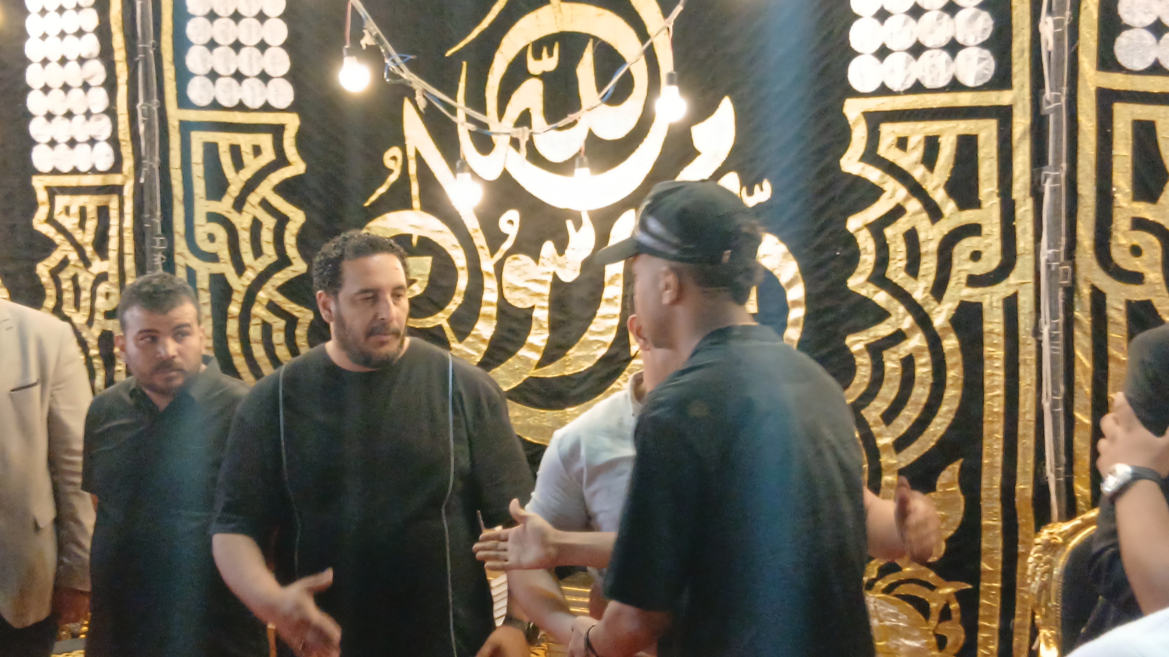 عصام صاصا يقدم العزاء لأسرة حمو بيكا في الإسكندرية عصام صاصا يقدم العزاء لأسرة حمو بيكا في الإسكندرية