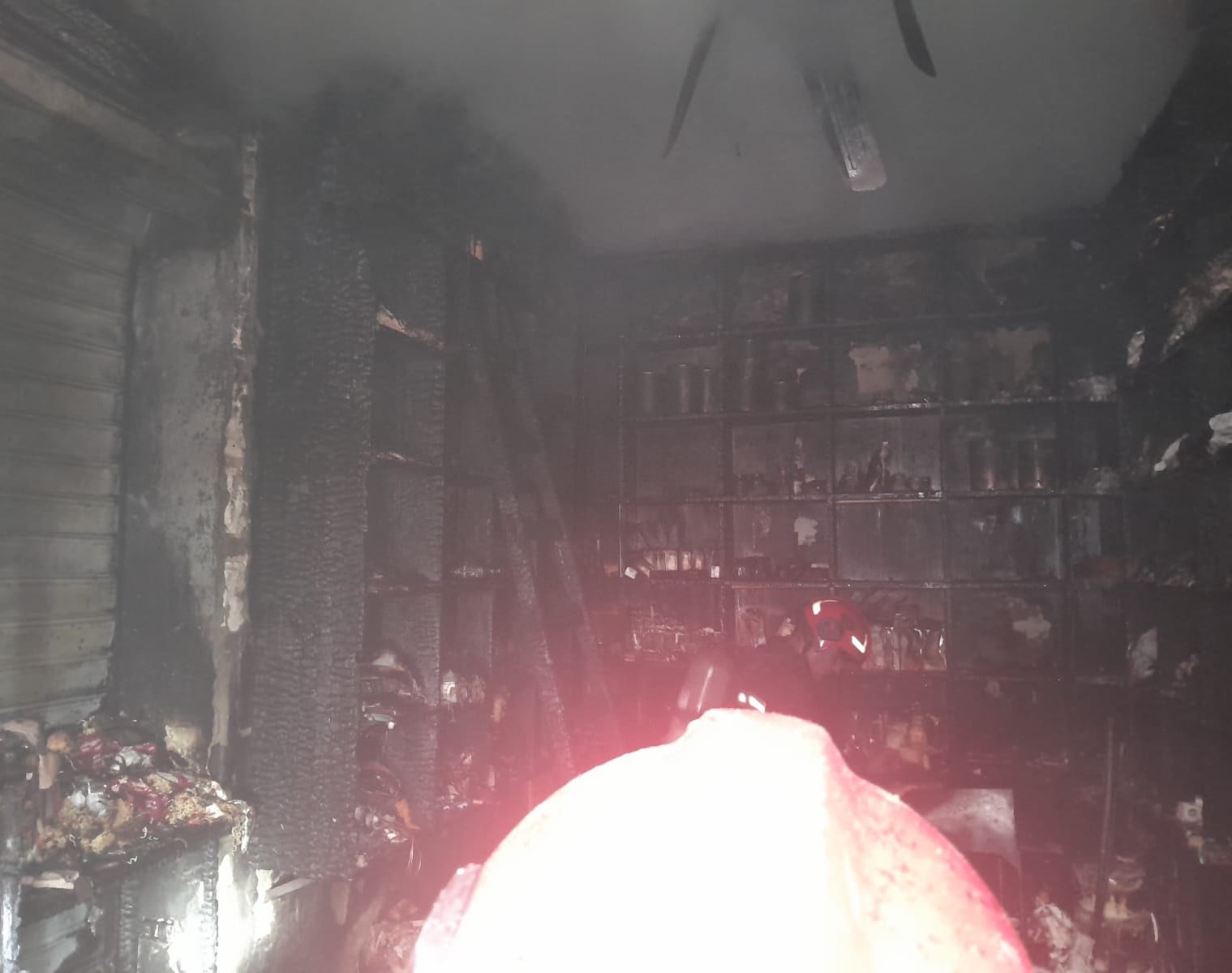اندلاع حريق في محل بالإسكندرية