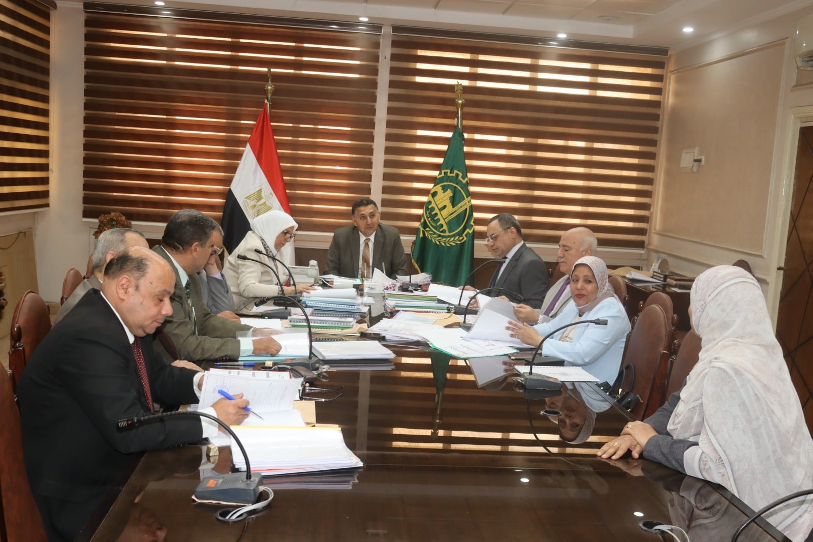 الاستماع لمقترحات المتقدمين لشغل الوظائف