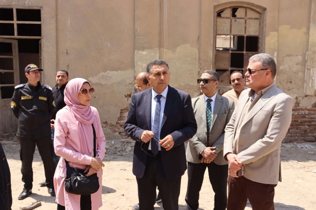 المحافظ خلال الجولة