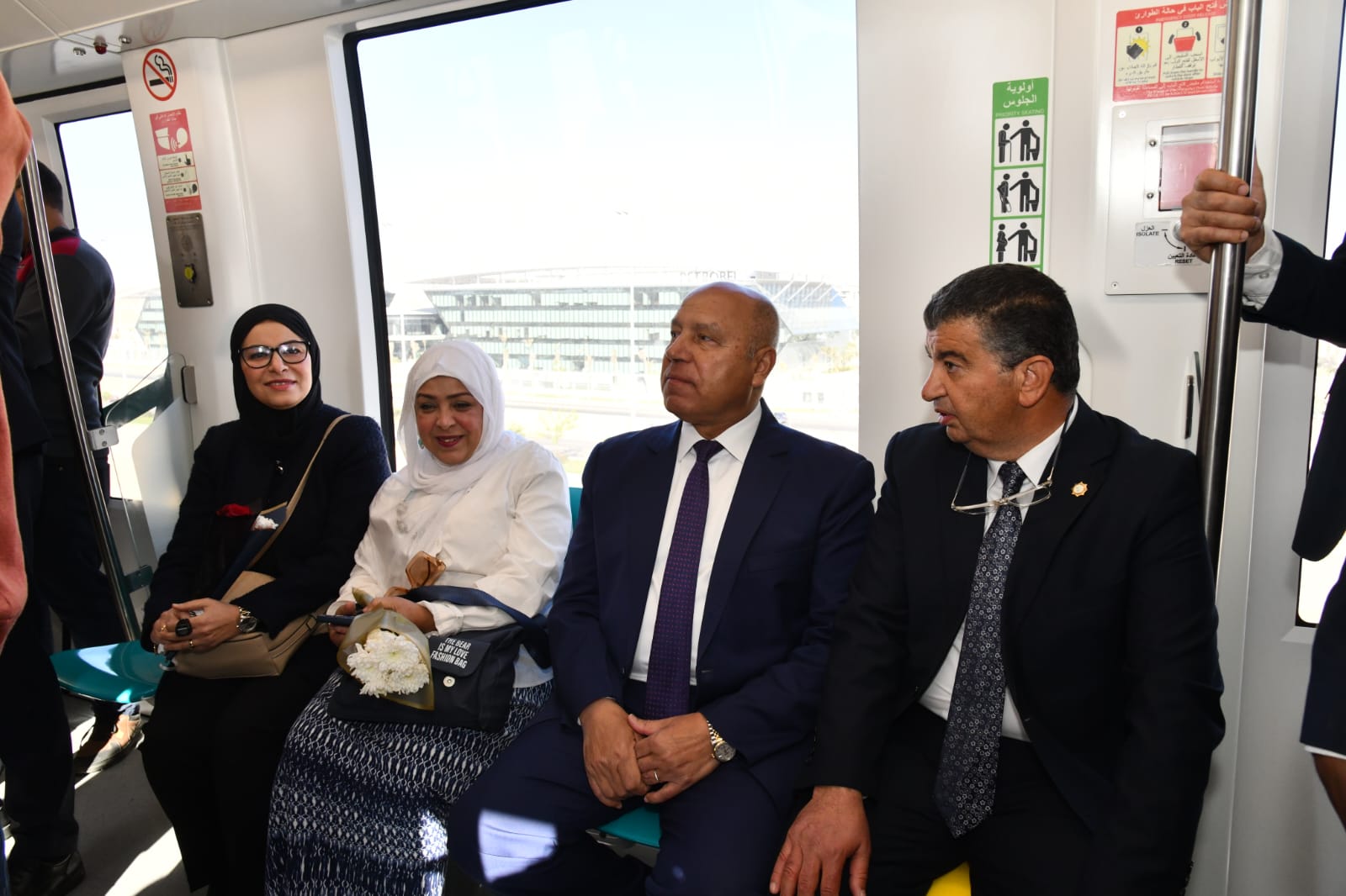 الفريق كامل الوزير فى المونوريل