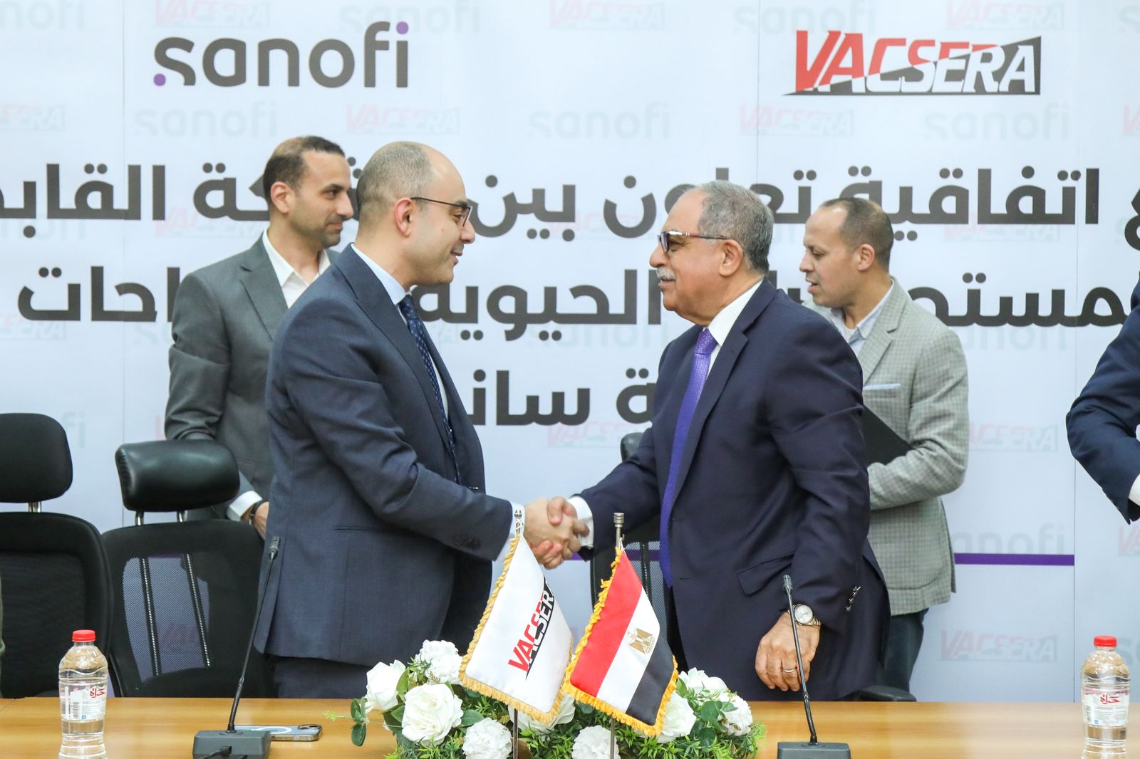 سانوفي وفاكسيرا توقعان اتفاقية  (2)