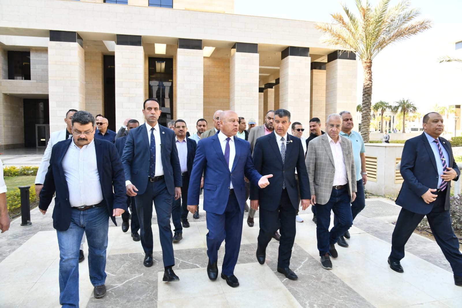 وصول كامل الوزير مقر وزارة النقل بالعاصمة الإدارية الجديدة