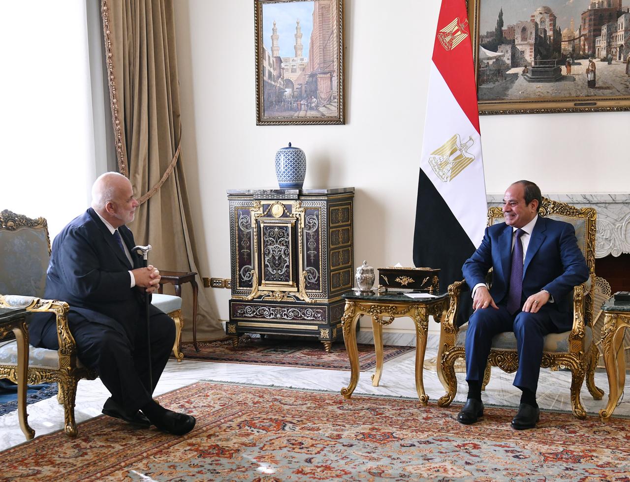 الرئيس السيسى ورئيس مجلس إدارة المجلس العالمي للسفر والسياحة