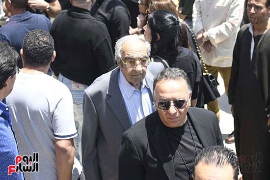 زكريا عزمى